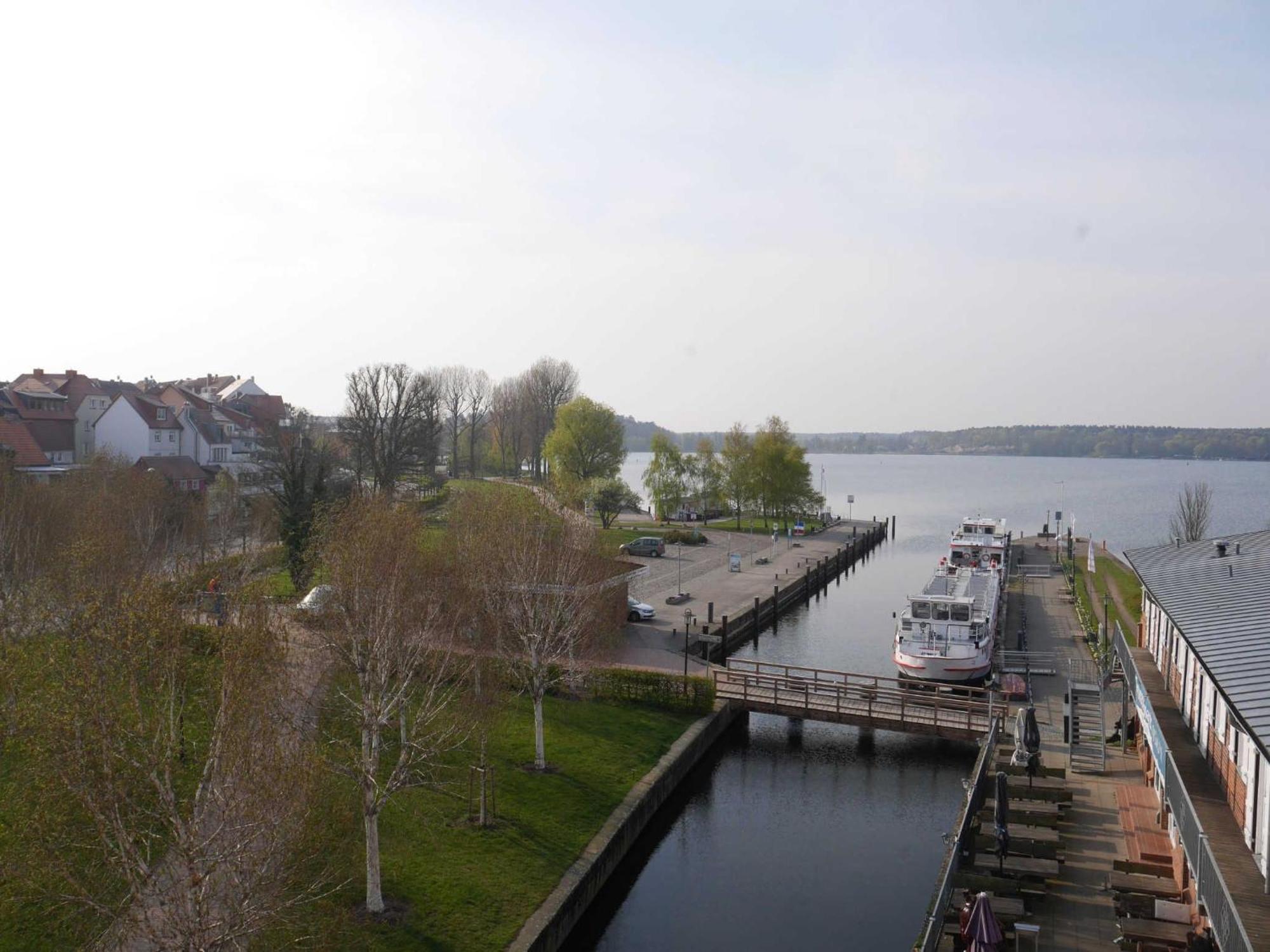 Kietzspeicher App 21 Waren  Luaran gambar